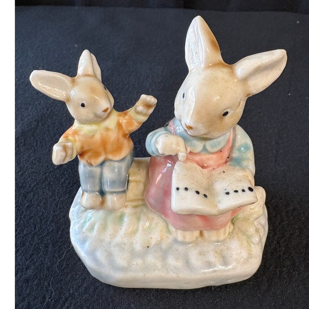 Vintage Albert Kessler Story Time Bunny Figurine